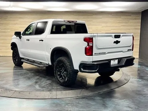 Chevrolet Silverado photo 13