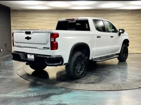 Chevrolet Silverado photo 16