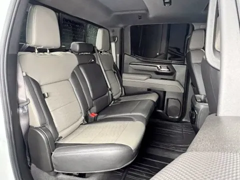 Chevrolet Silverado photo 18
