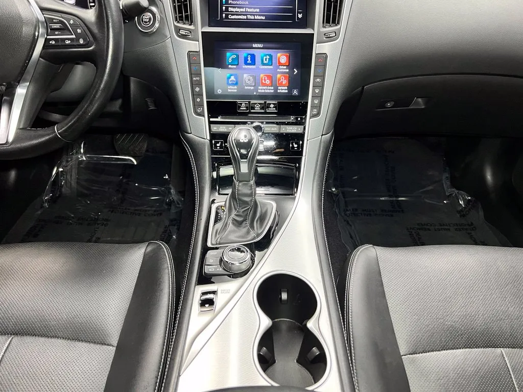 Infiniti Q50 photo 14