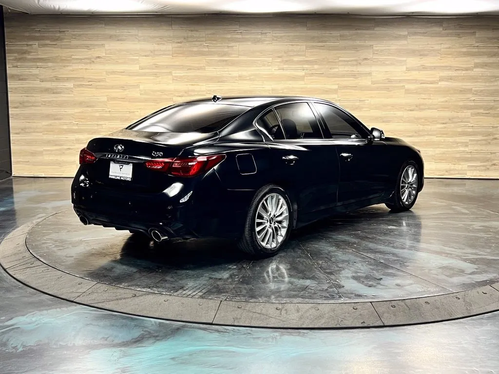 Infiniti Q50 photo 16