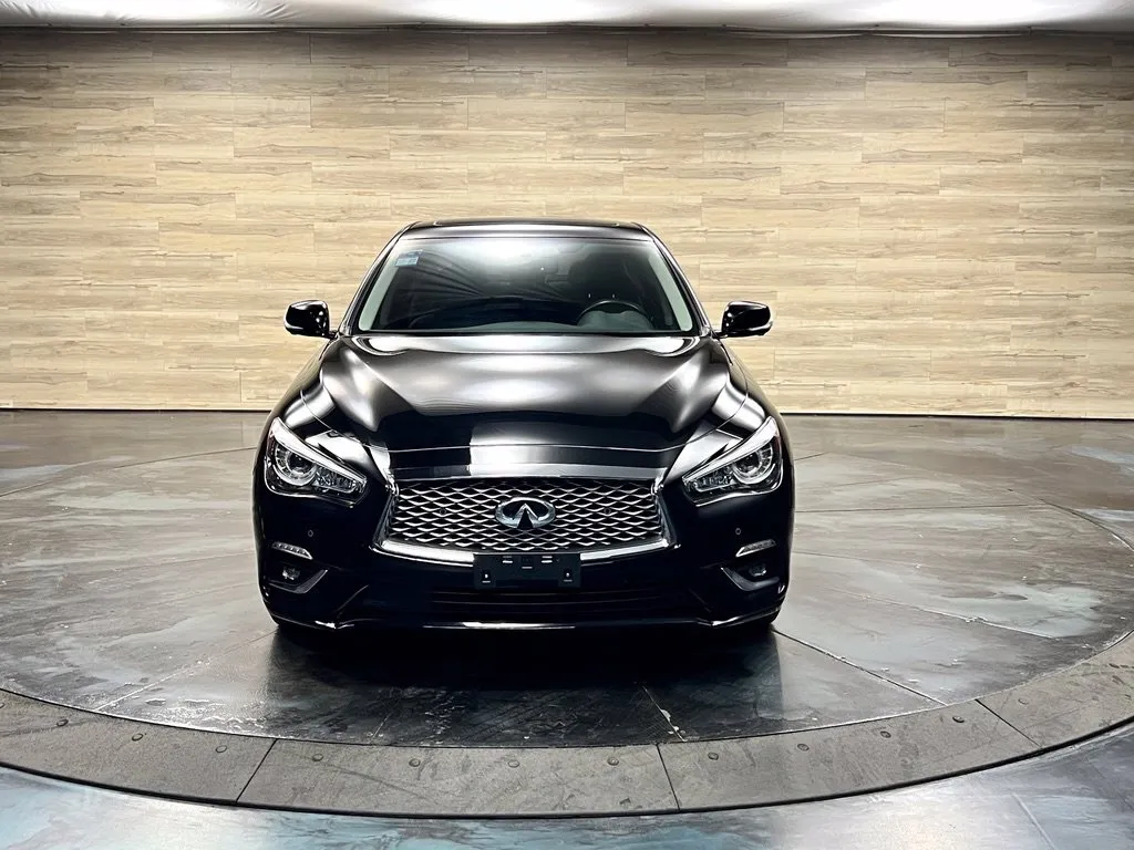 Infiniti Q50 photo 8