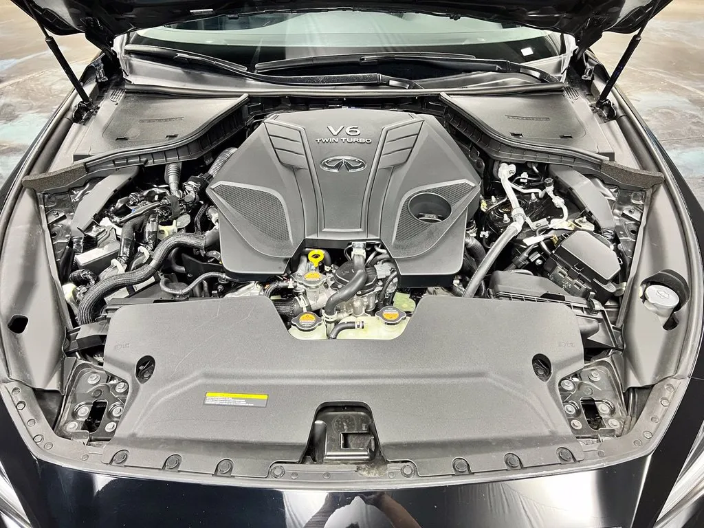 Infiniti Q50 photo 9