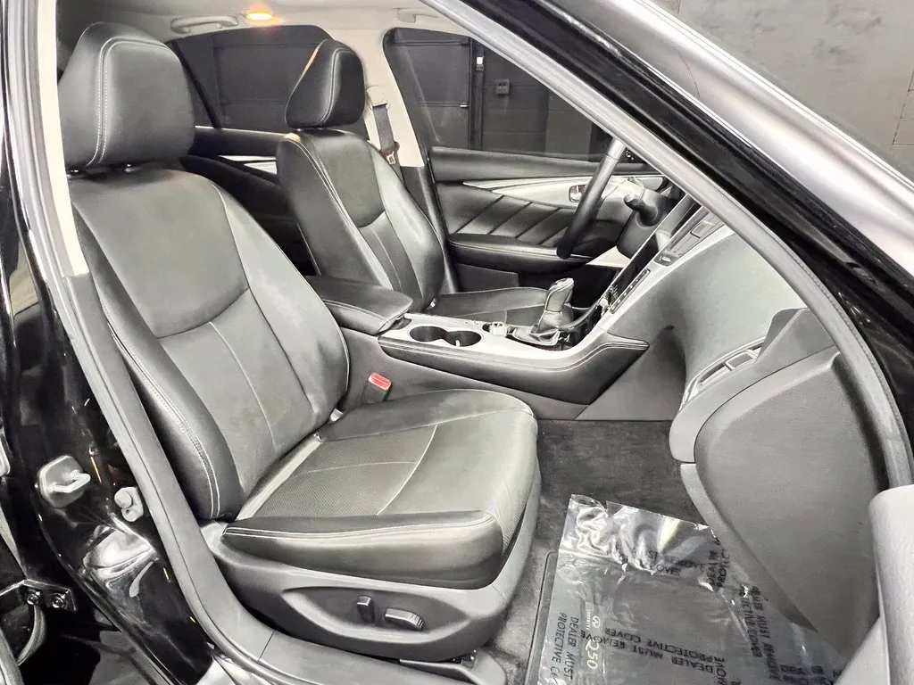 Infiniti Q50 photo 7