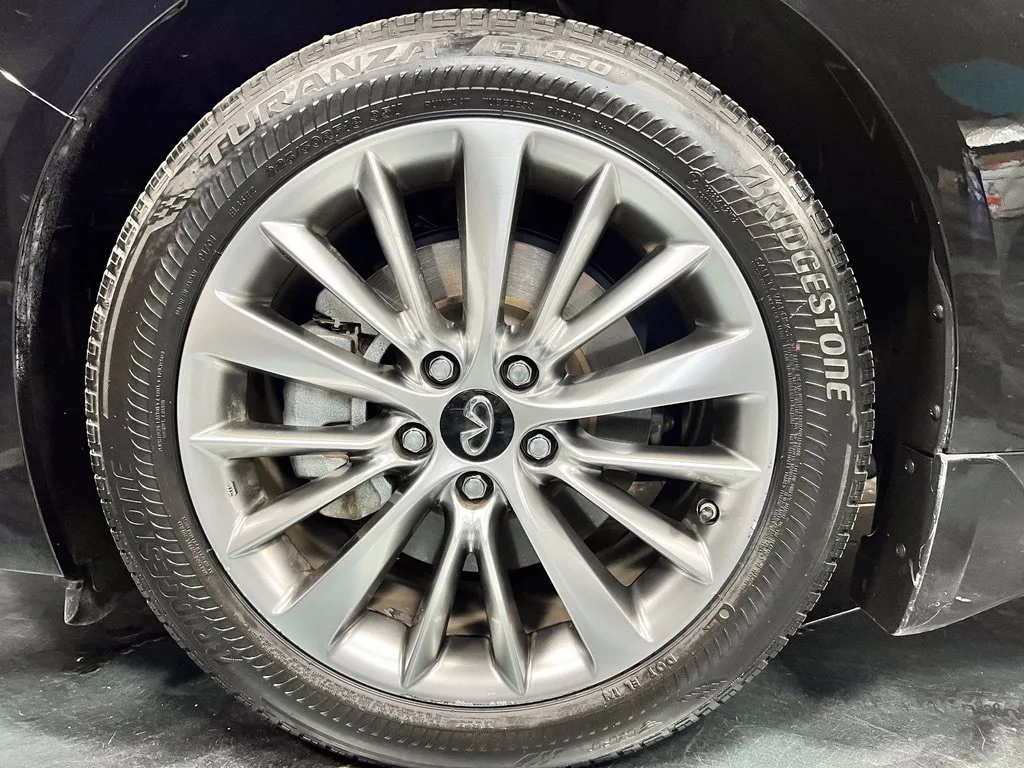 Infiniti Q50 photo 10