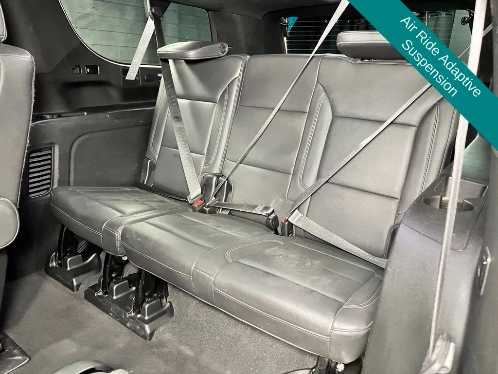 Chevrolet Suburban photo 19