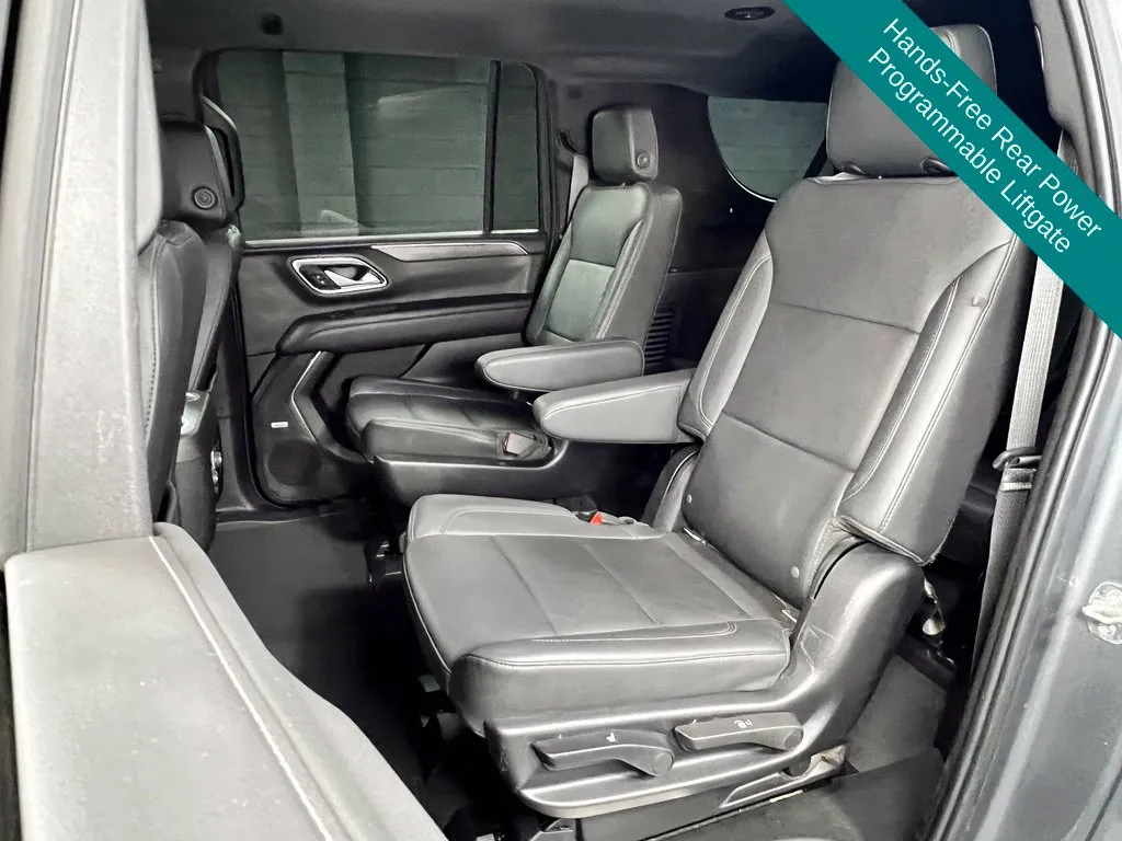 Chevrolet Suburban photo 16