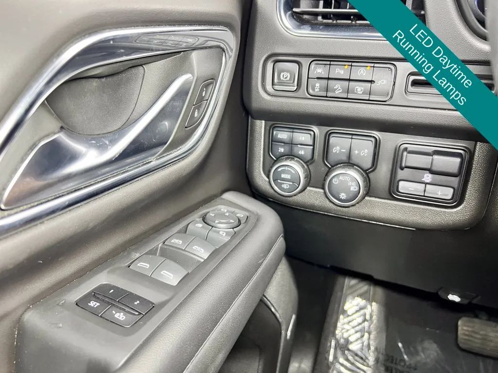 Chevrolet Suburban photo 23