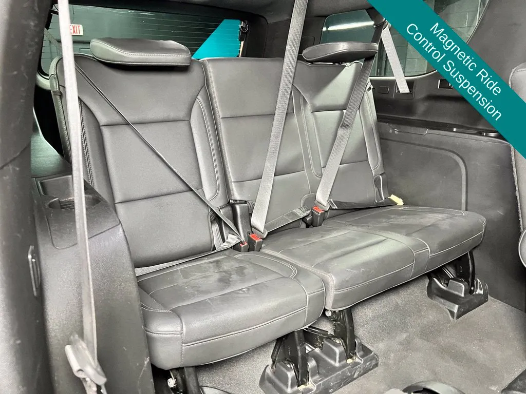 Chevrolet Suburban photo 20