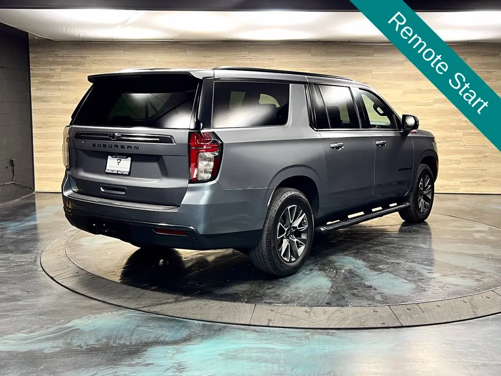 Chevrolet Suburban photo 15