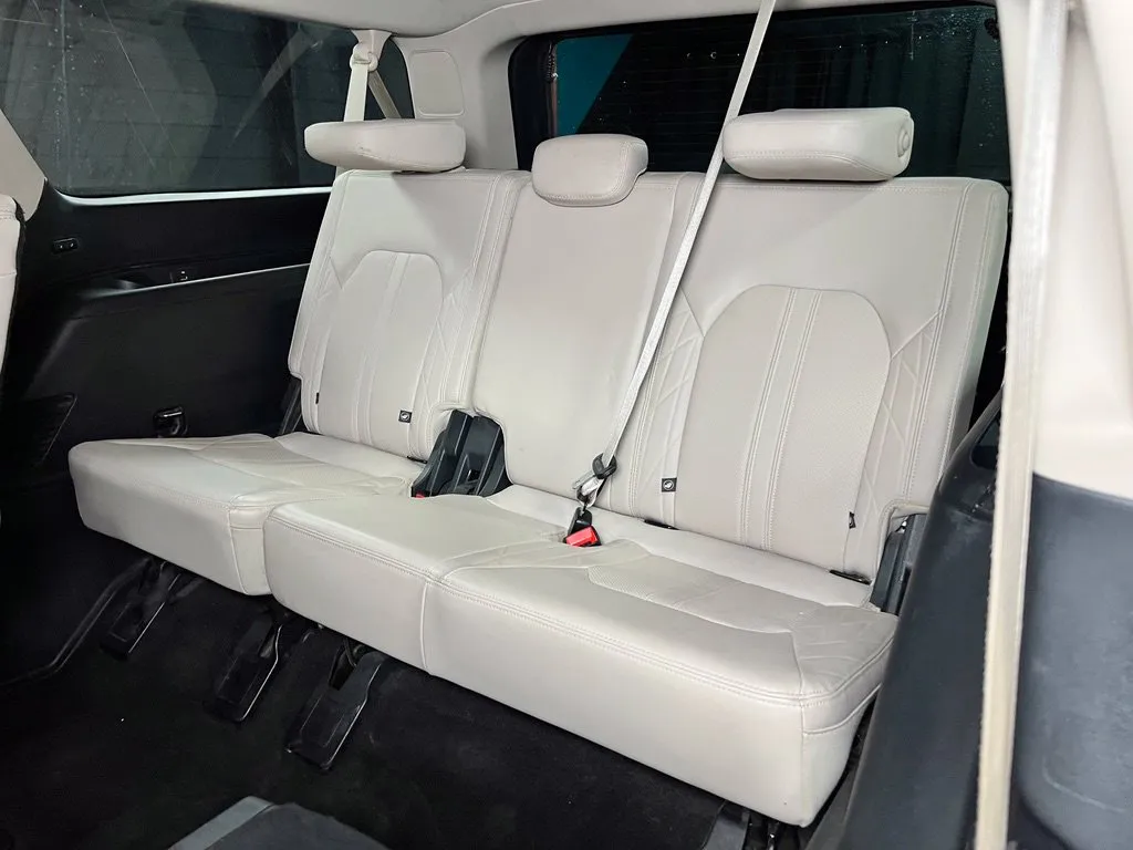 Ford Expedition MAX photo 20