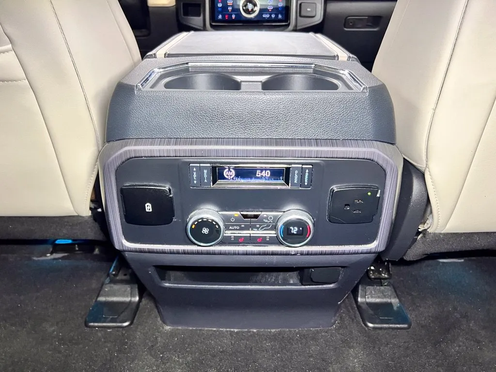 Ford Expedition MAX photo 23