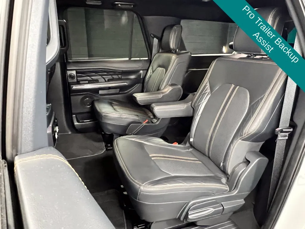 Ford Expedition MAX photo 17
