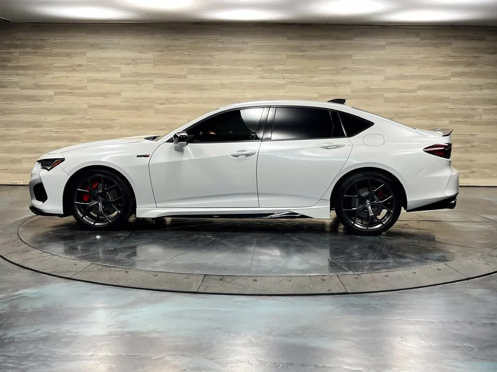 Acura TLX photo 23