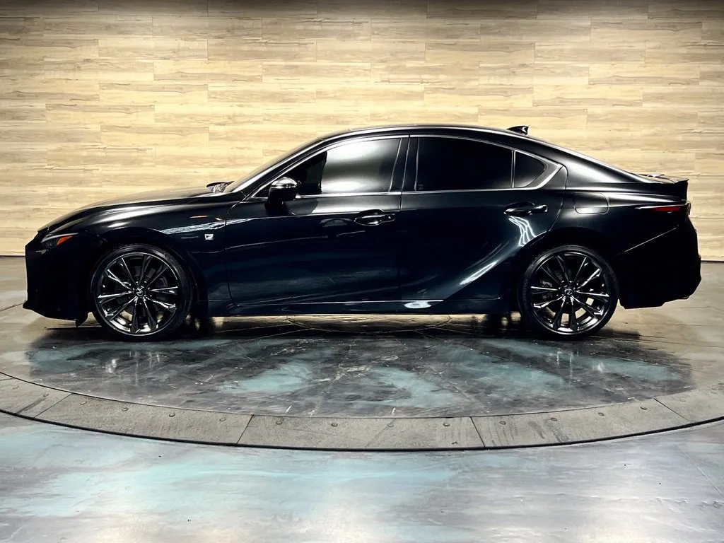 Lexus IS photo 23