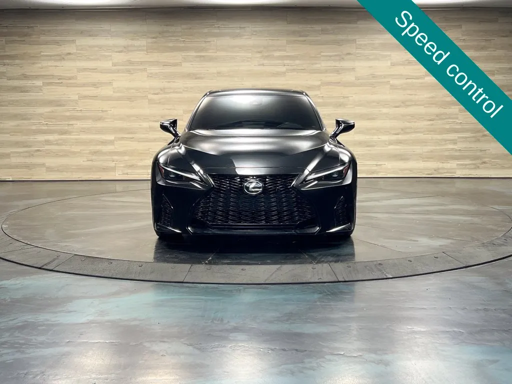 Lexus IS photo 8