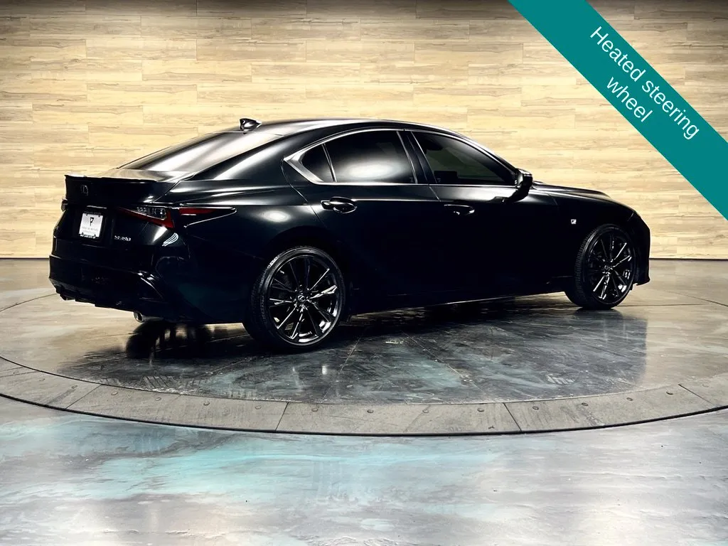 Lexus IS photo 13