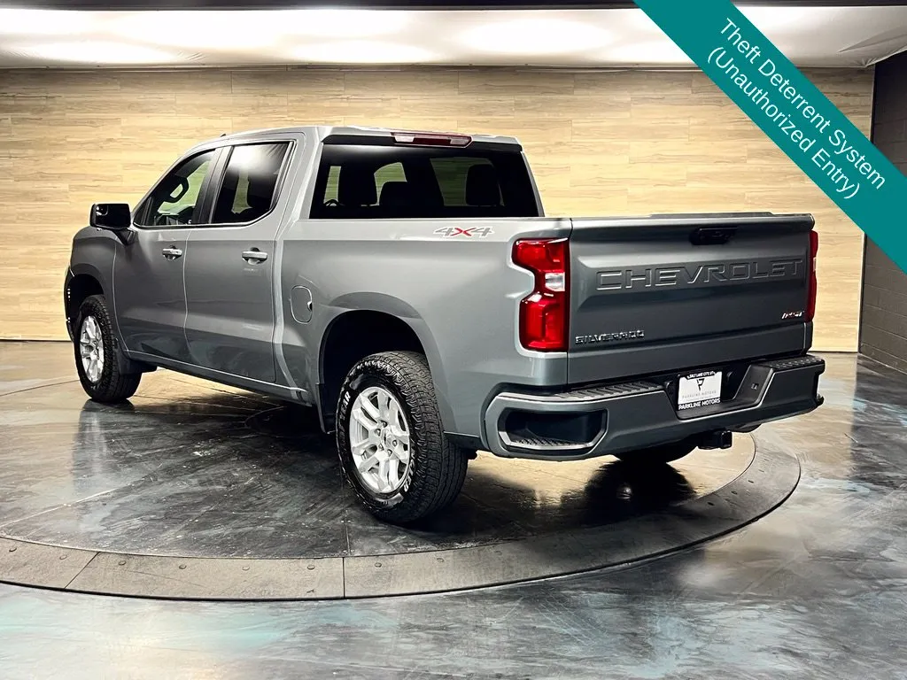 Chevrolet Silverado photo 13