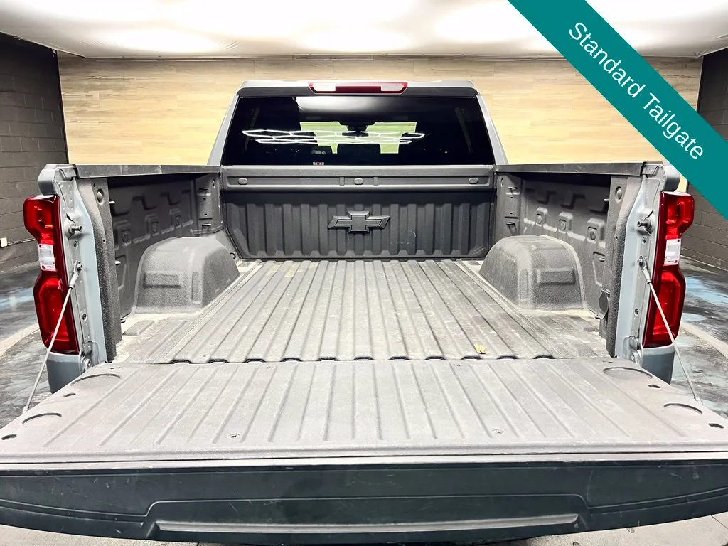 Chevrolet Silverado photo 20