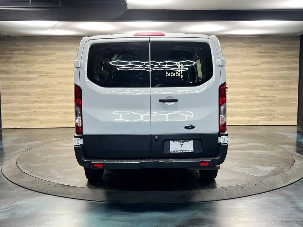 Ford Transit-250 photo 16