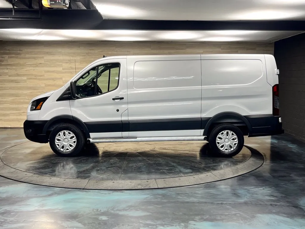 Ford Transit-250 photo 19