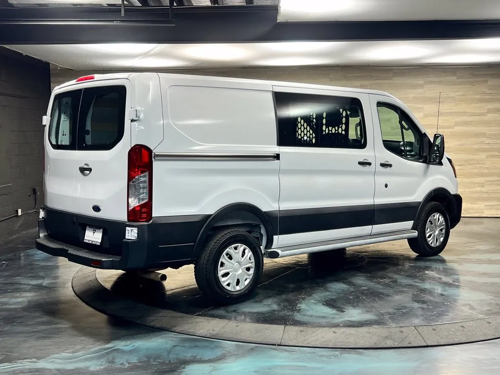 Ford Transit-250 photo 13