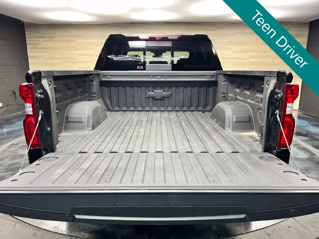 Chevrolet Silverado photo 20