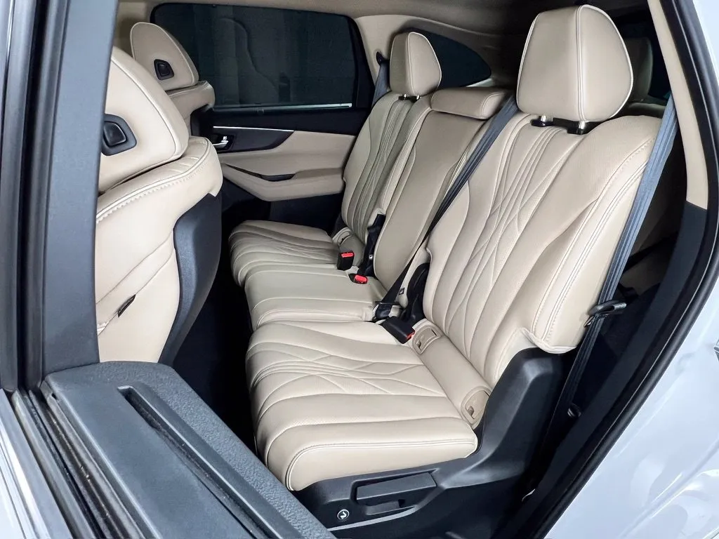 Acura MDX photo 17