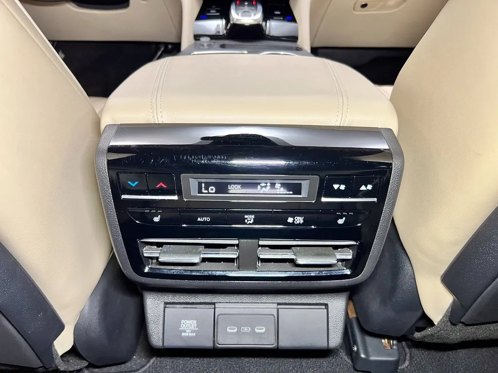 Acura MDX photo 18