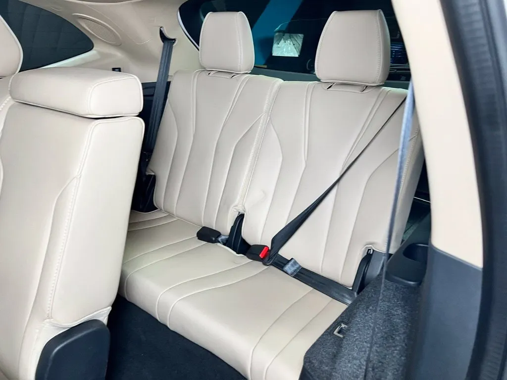 Acura MDX photo 22