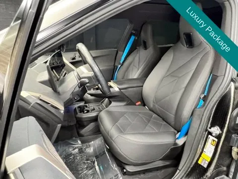 BMW iX photo 6