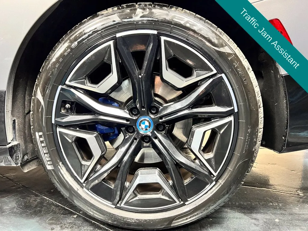 BMW iX photo 24