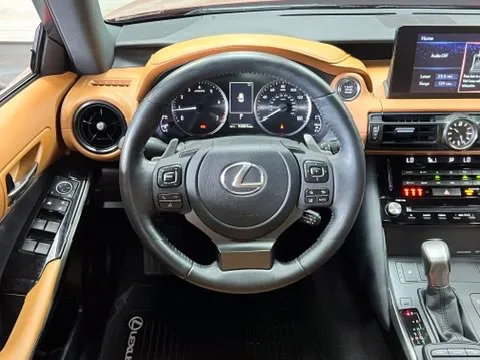 Lexus IS photo 24