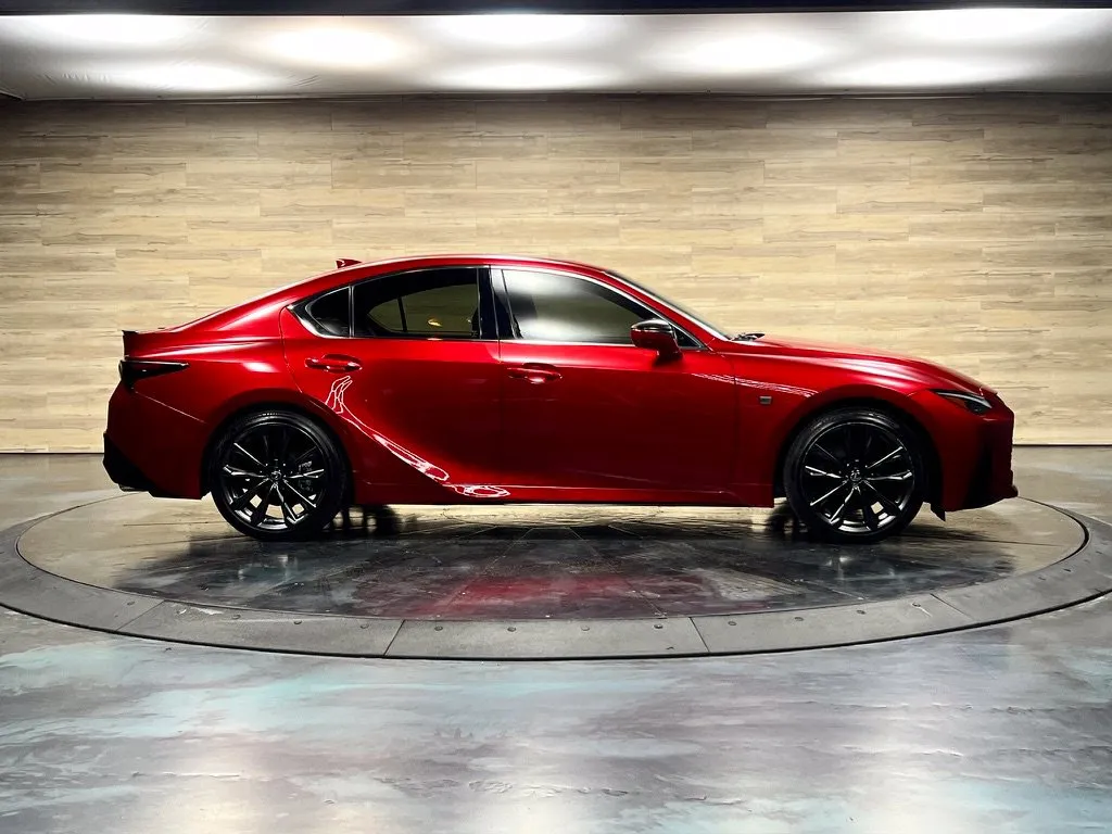 Lexus IS photo 23
