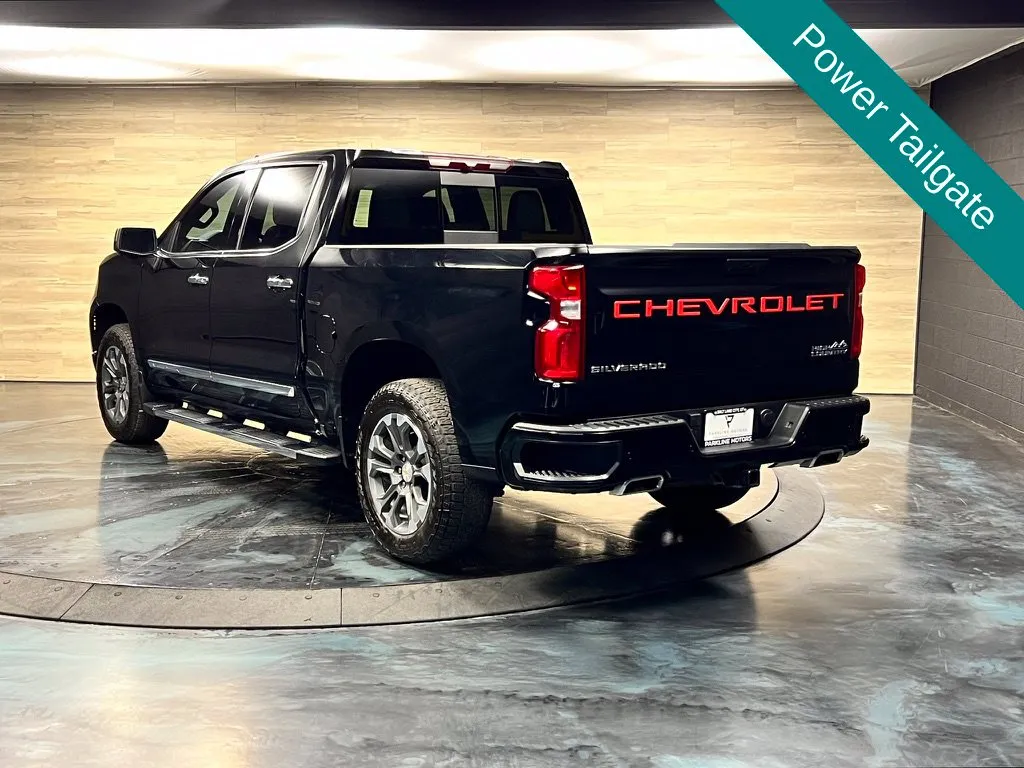 Chevrolet Silverado photo 12