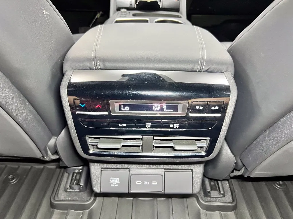 Acura MDX photo 19