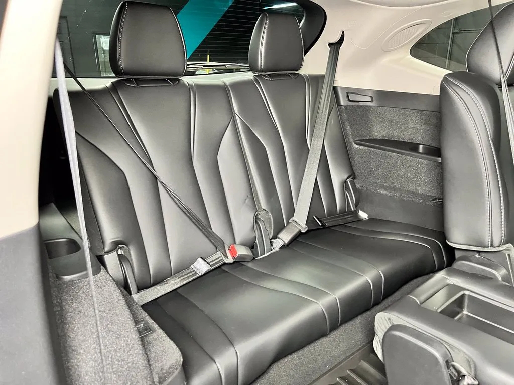 Acura MDX photo 15