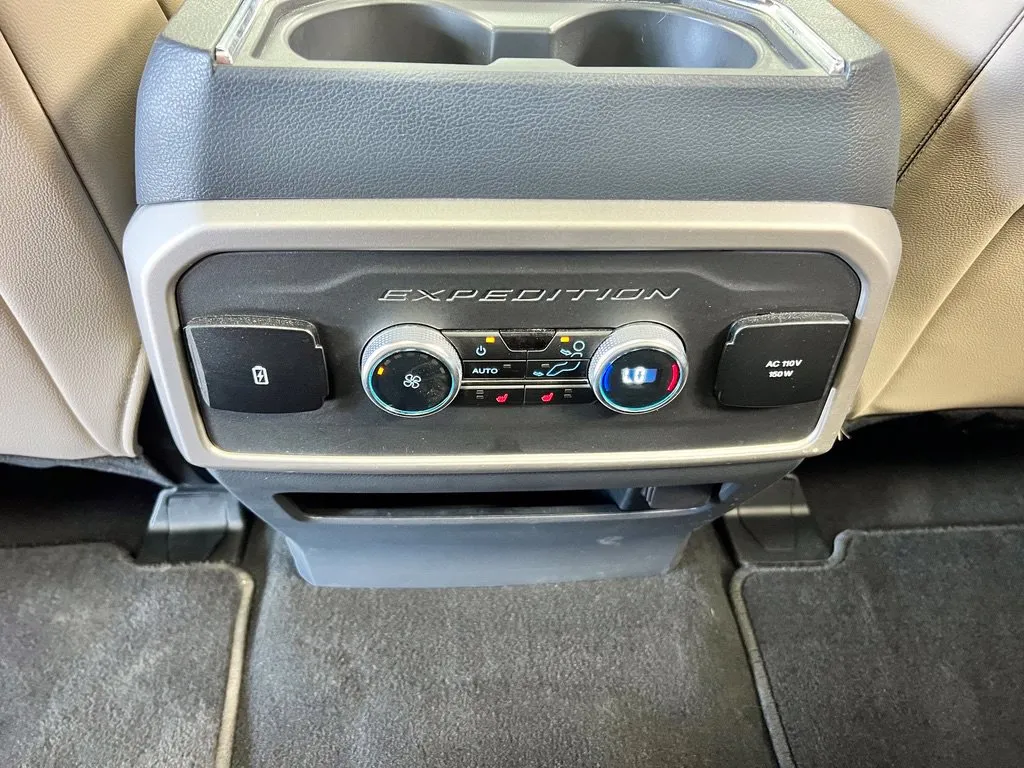 Ford Expedition photo 21