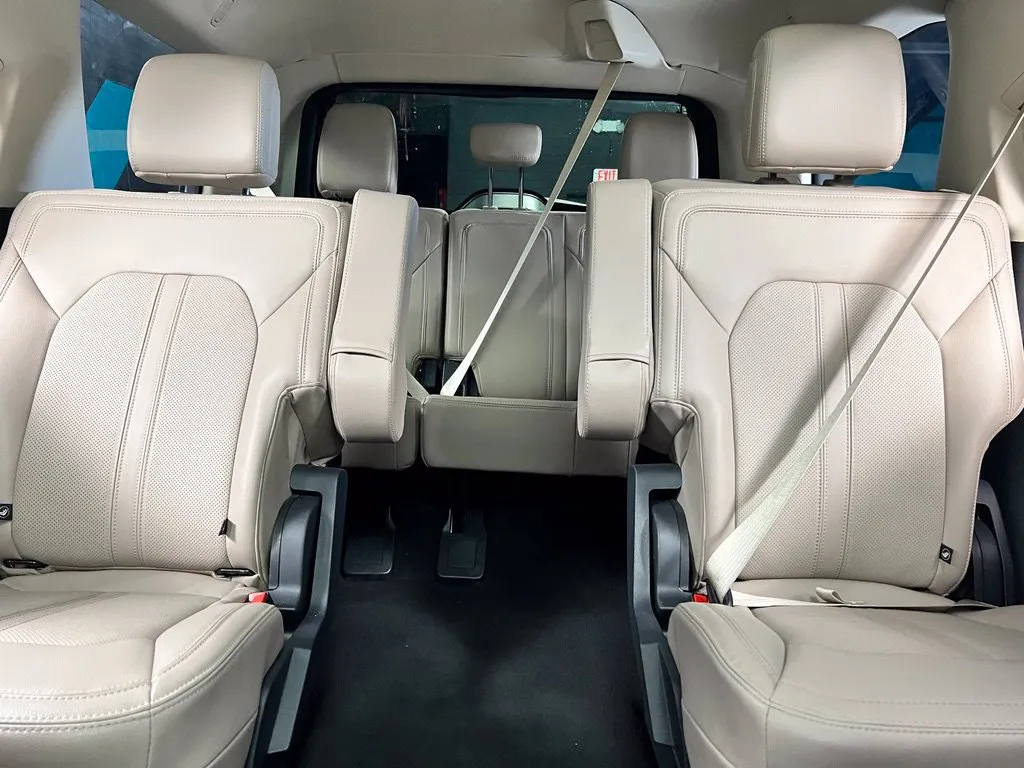 Ford Expedition photo 17