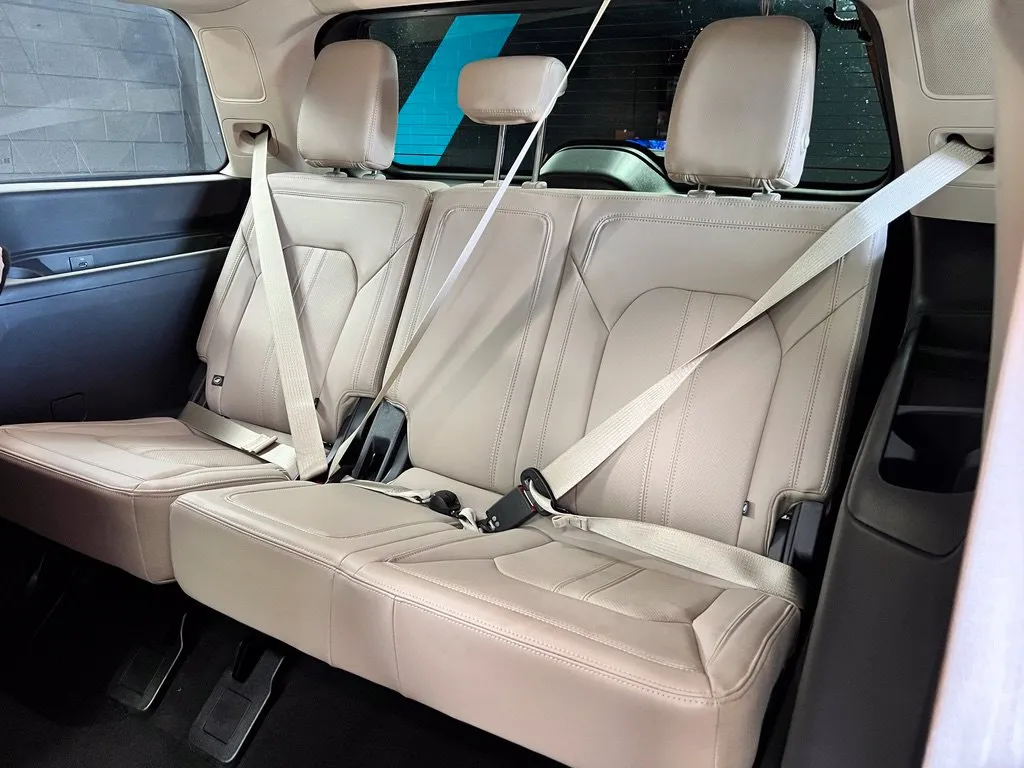 Ford Expedition photo 18