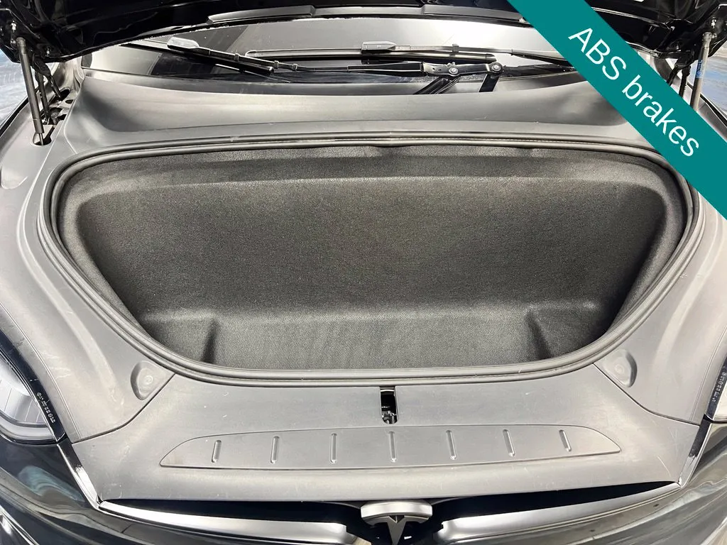 Tesla Model X photo 9