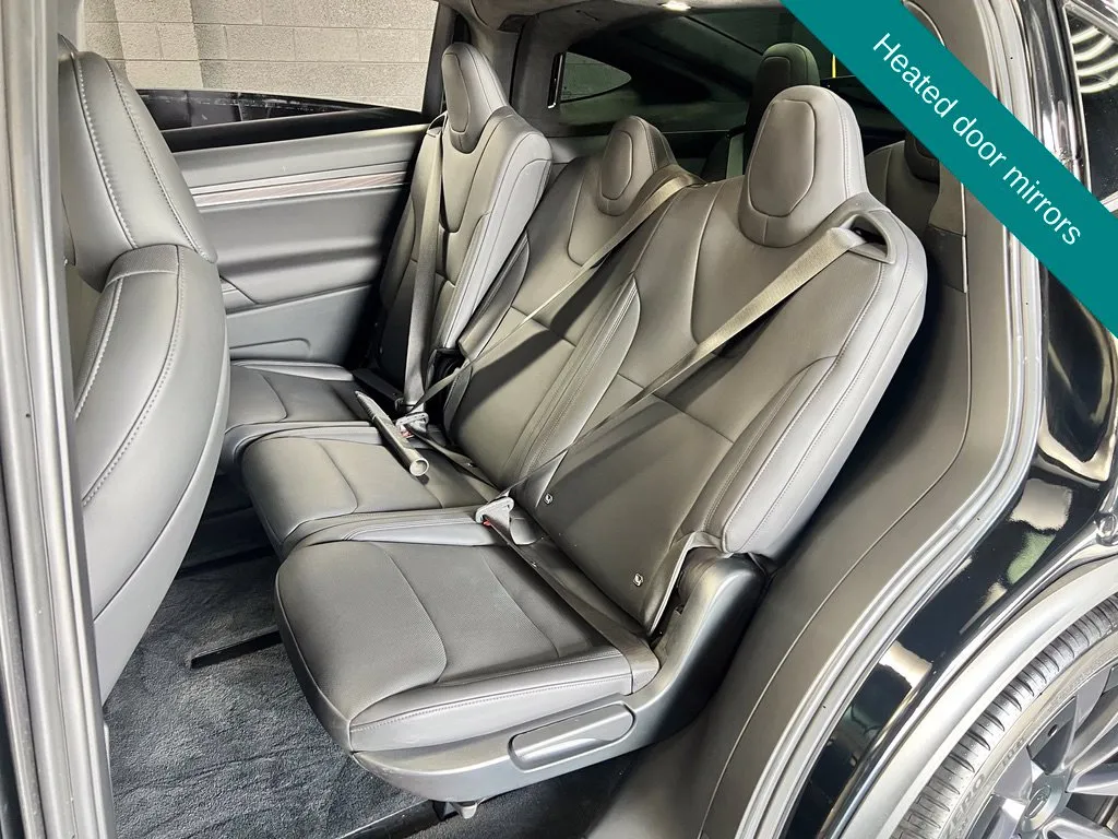 Tesla Model X photo 12