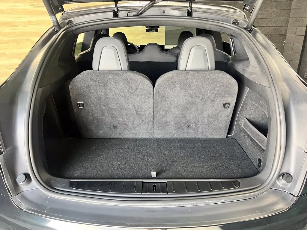 Tesla Model X photo 18