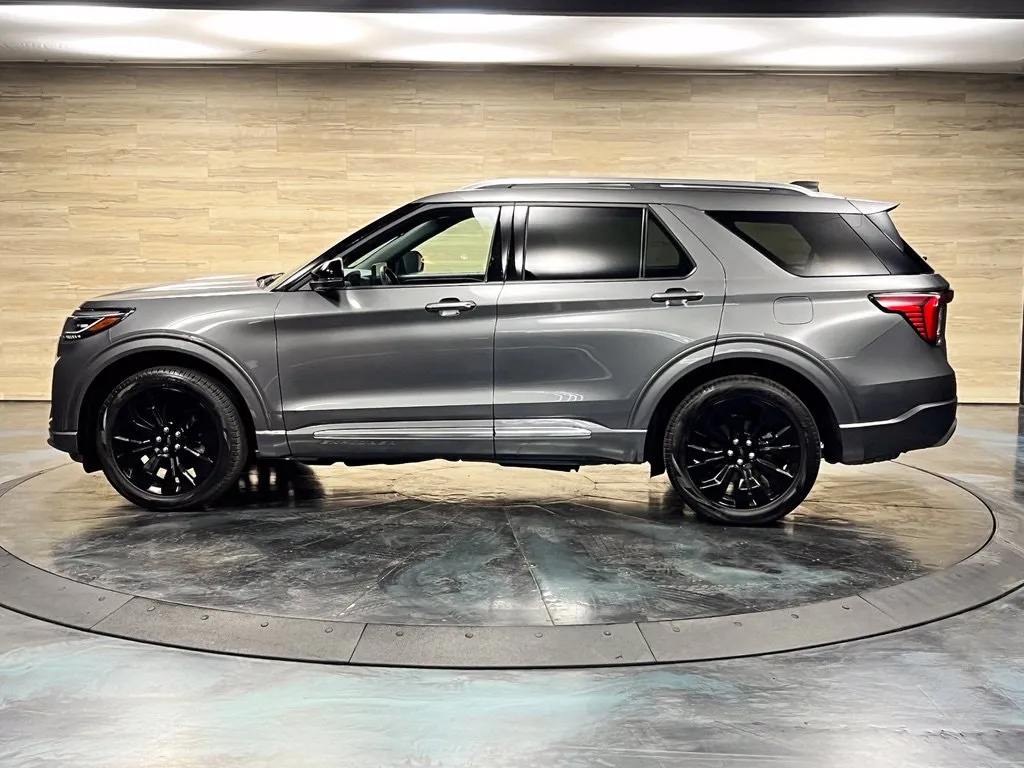 Ford Explorer photo 28