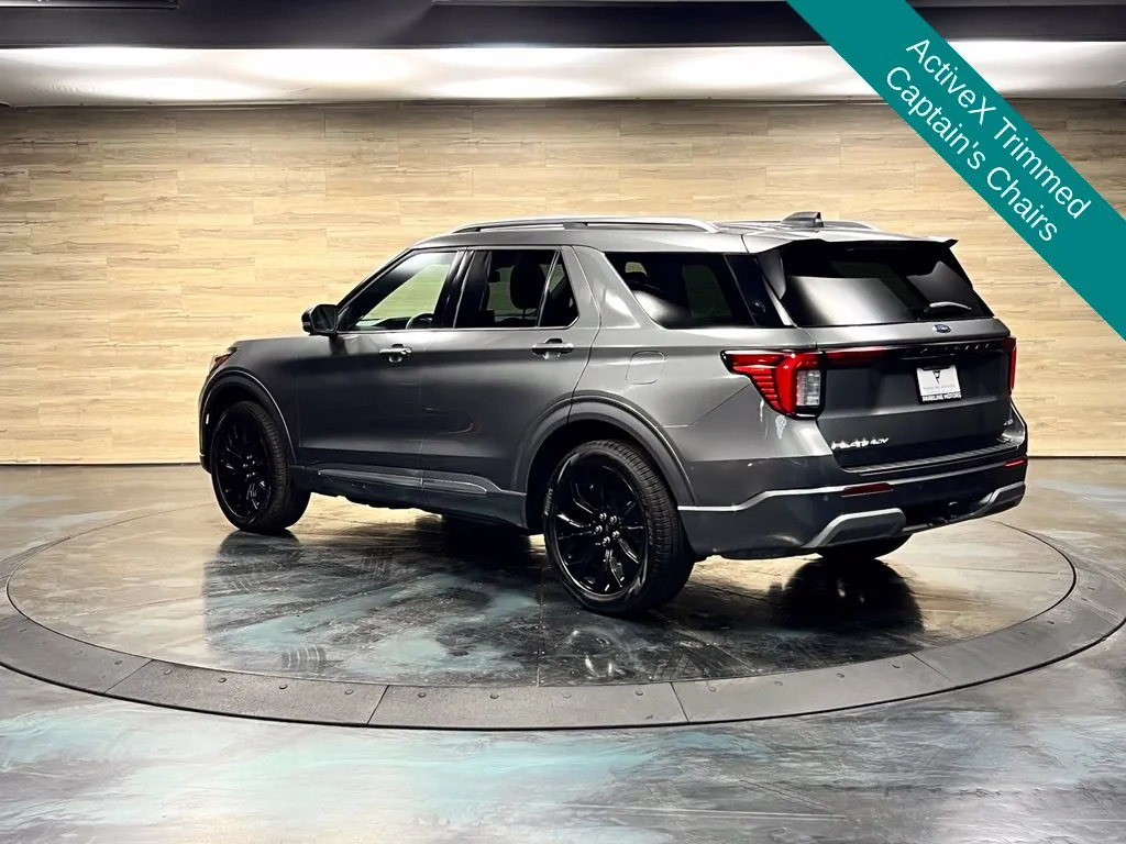 Ford Explorer photo 16