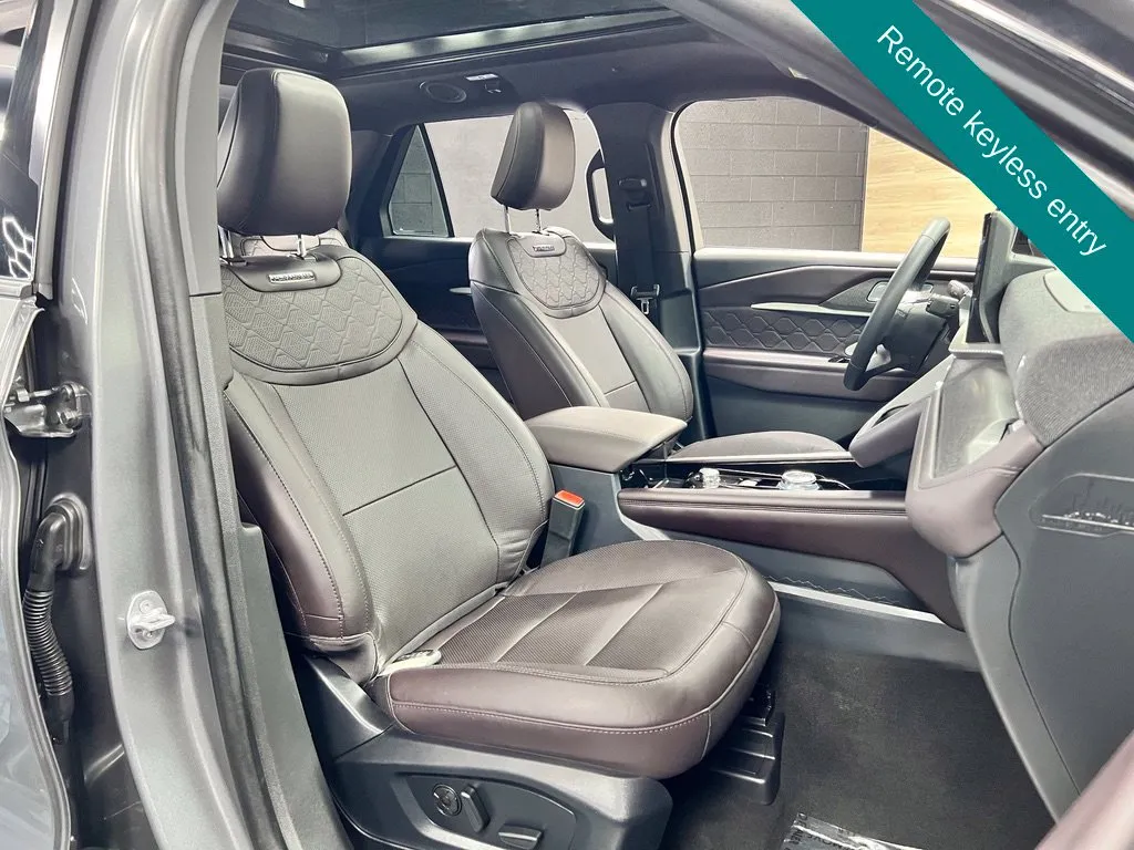 Ford Explorer photo 7