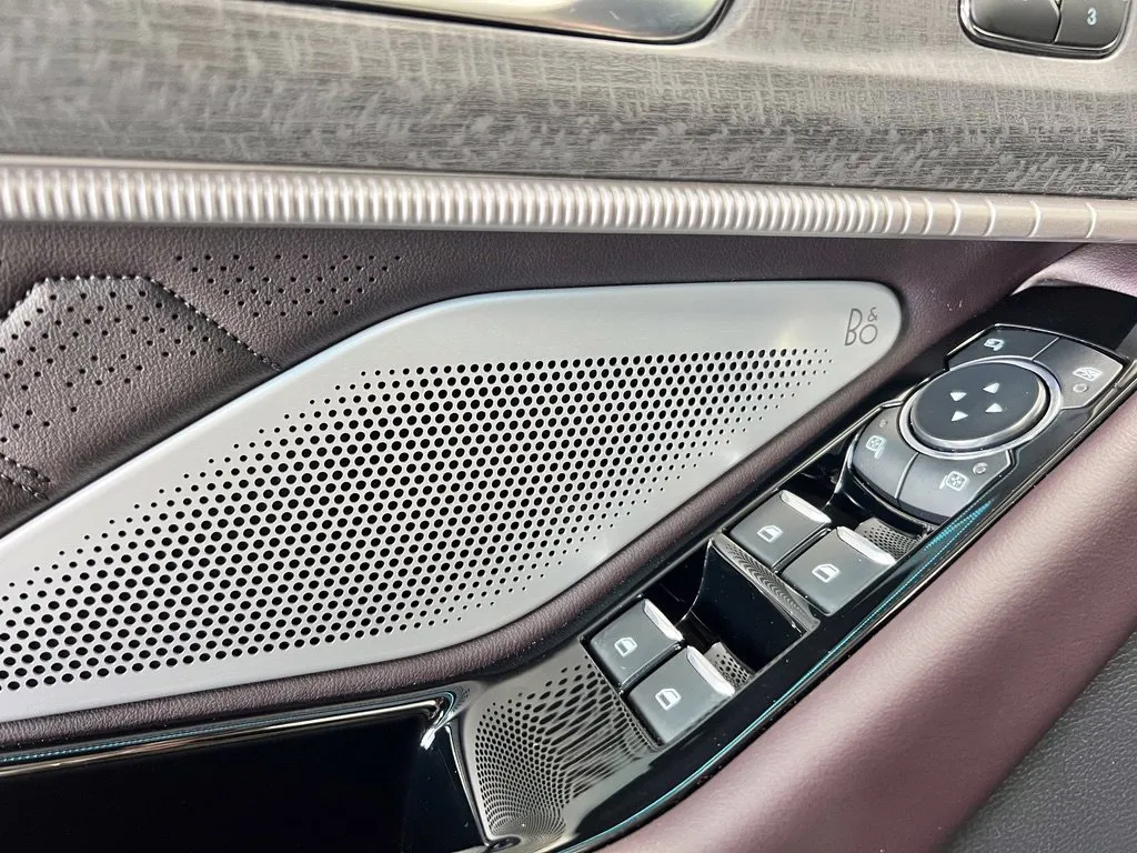 Ford Explorer photo 26