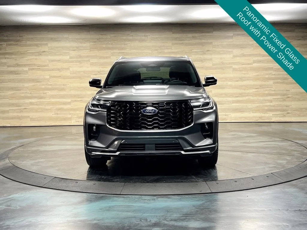 Ford Explorer photo 8