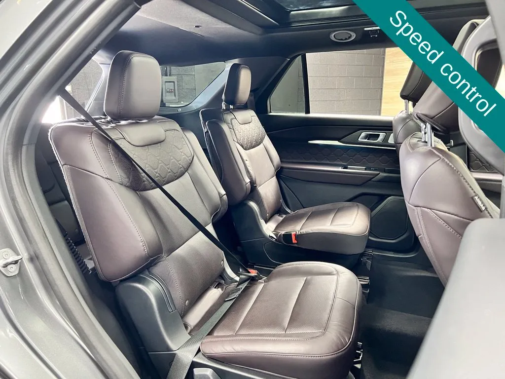 Ford Explorer photo 15
