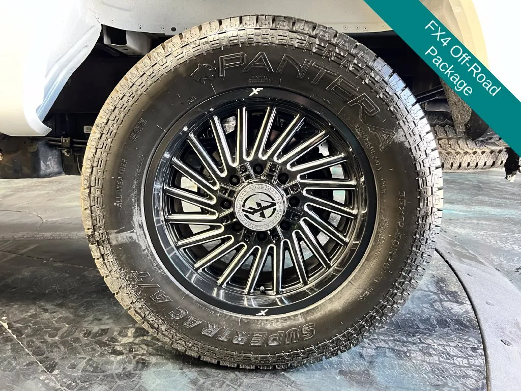 Ford F-250SD photo 3